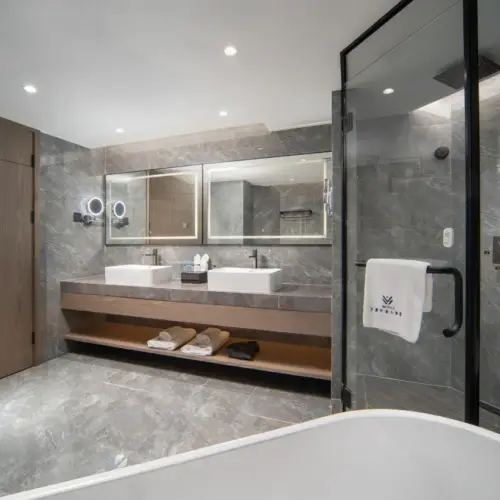 Executive Deluxe Suite
