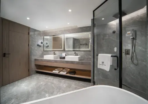 Executive Deluxe Suite