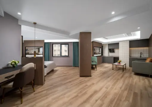 Executive Deluxe Suite