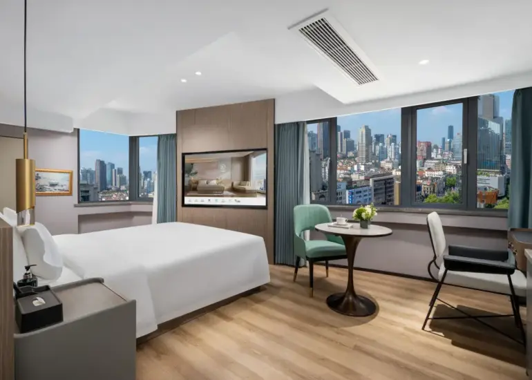 Executive Street View King Room